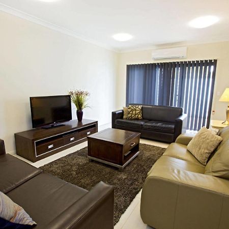 Astina Serviced Apartments - Central Penrith Bagian luar foto
