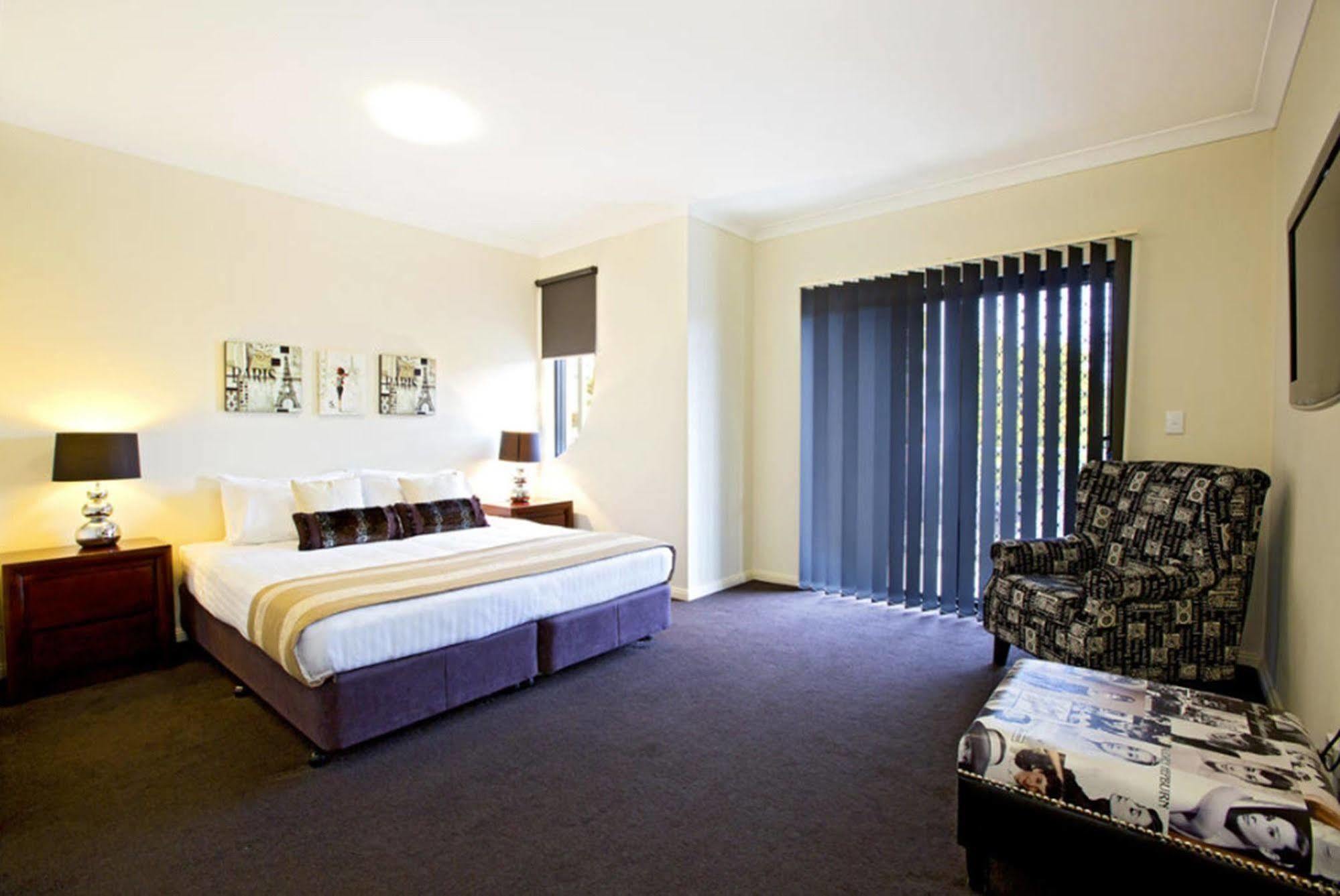 Astina Serviced Apartments - Central Penrith Bagian luar foto