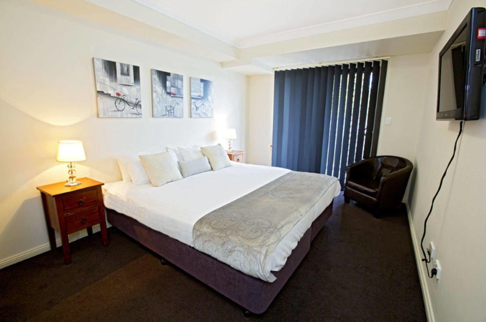 Astina Serviced Apartments - Central Penrith Bagian luar foto