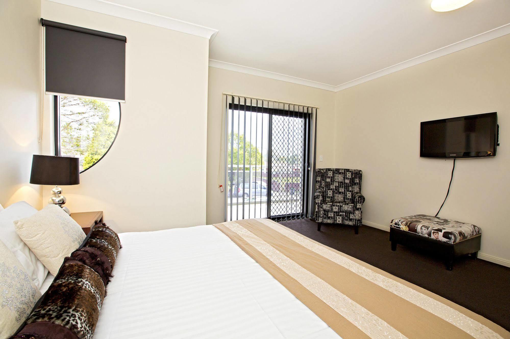 Astina Serviced Apartments - Central Penrith Bagian luar foto